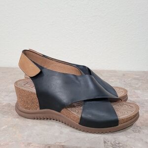 Bionica 9.5 Gradie Waterproof Wedge Sandal Leather Black Comfort Minimalist